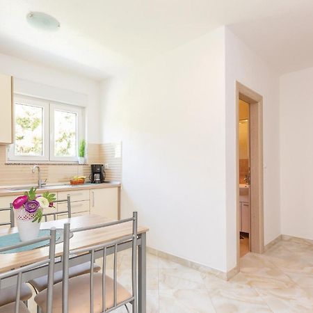Awesome Apartment In Krvavica With Kitchen Экстерьер фото