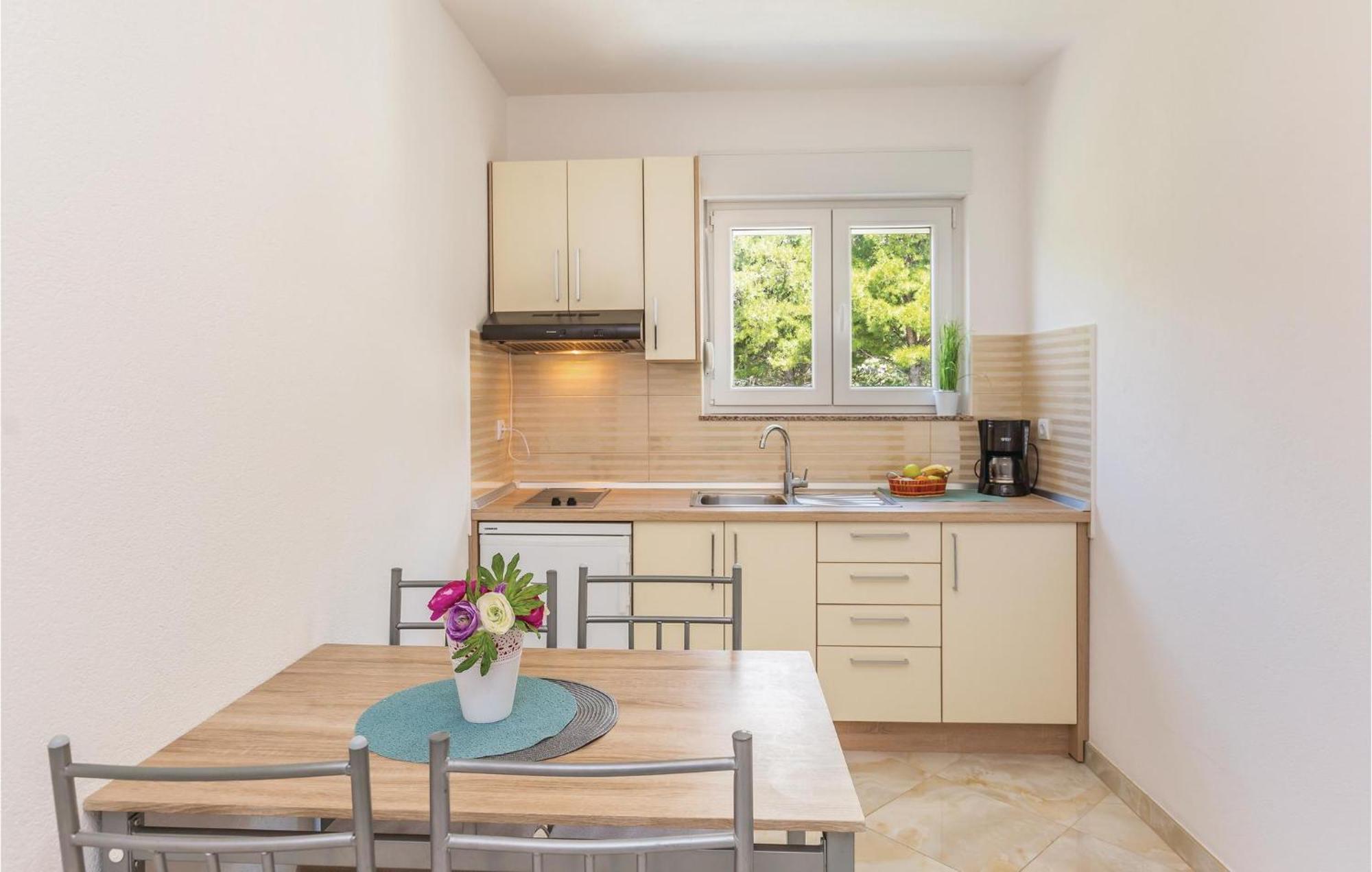 Awesome Apartment In Krvavica With Kitchen Экстерьер фото
