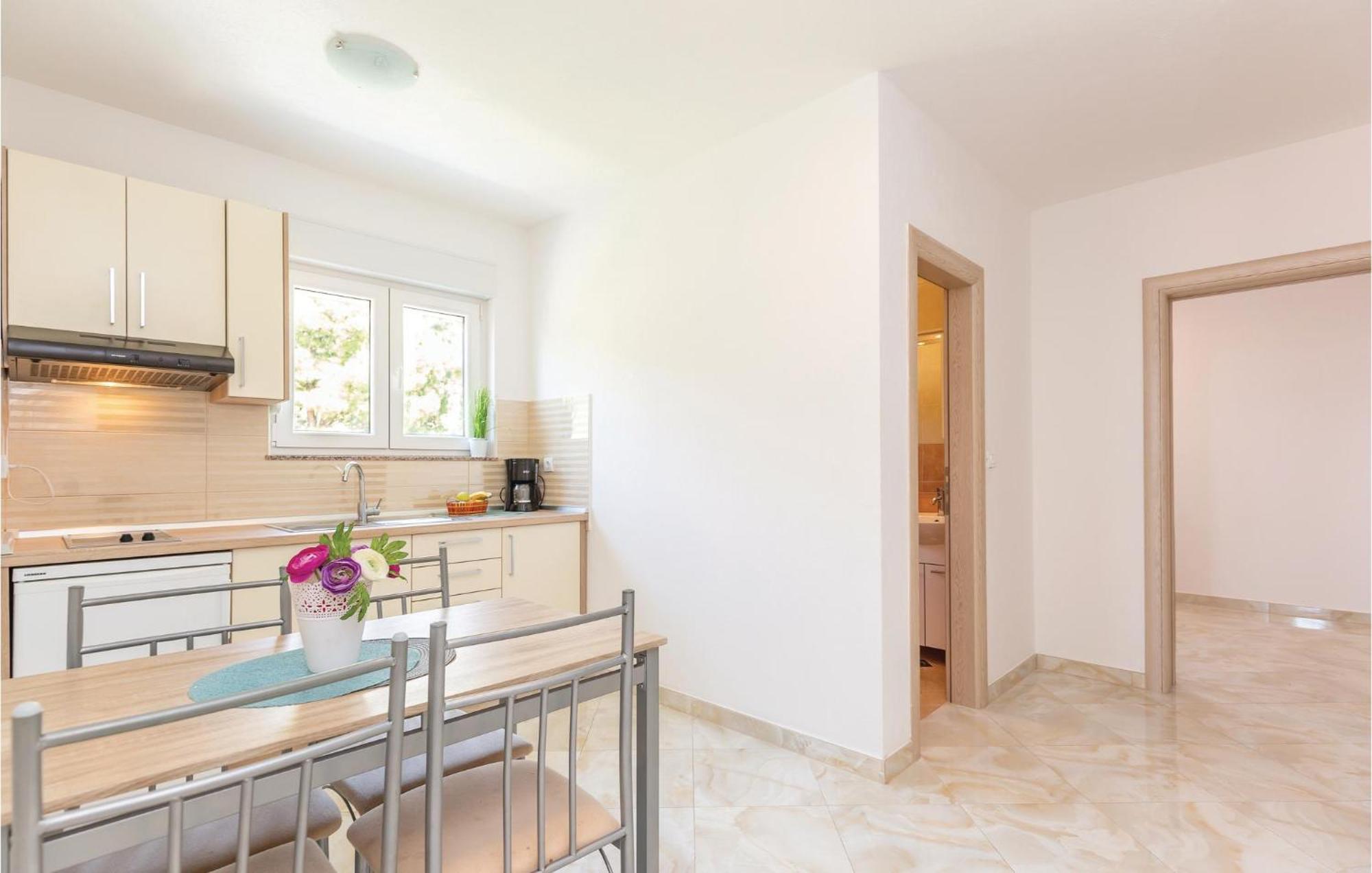 Awesome Apartment In Krvavica With Kitchen Экстерьер фото